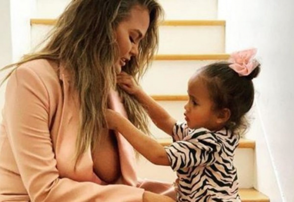 Chrissy Teigen göz yaşları içinde anlattı: Maalesef bir daha hamile kalamayacağım! 7