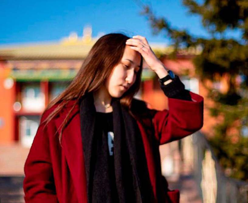 10 sokak köpeği, saldırdıkları genç kadını paramparça etti! 9