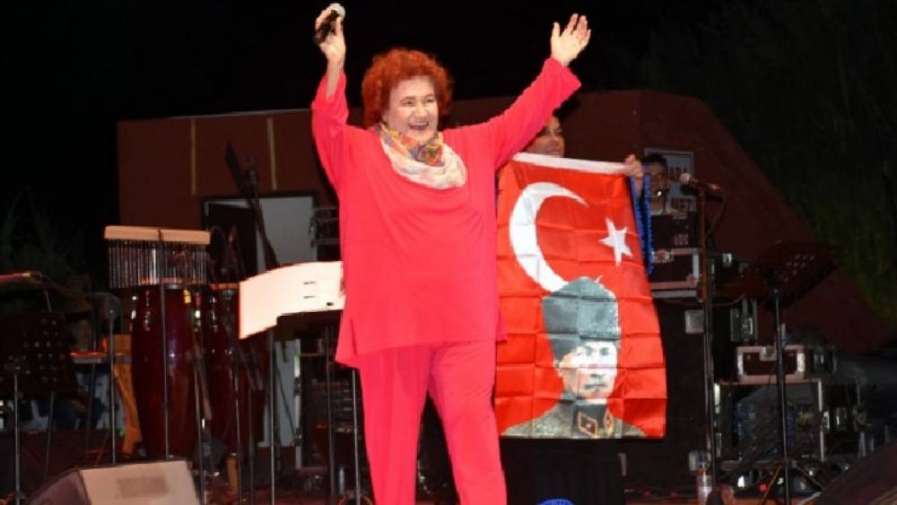 Selda Bağcan: "Açık giyinen insanları görünce şok oluyorum" 2