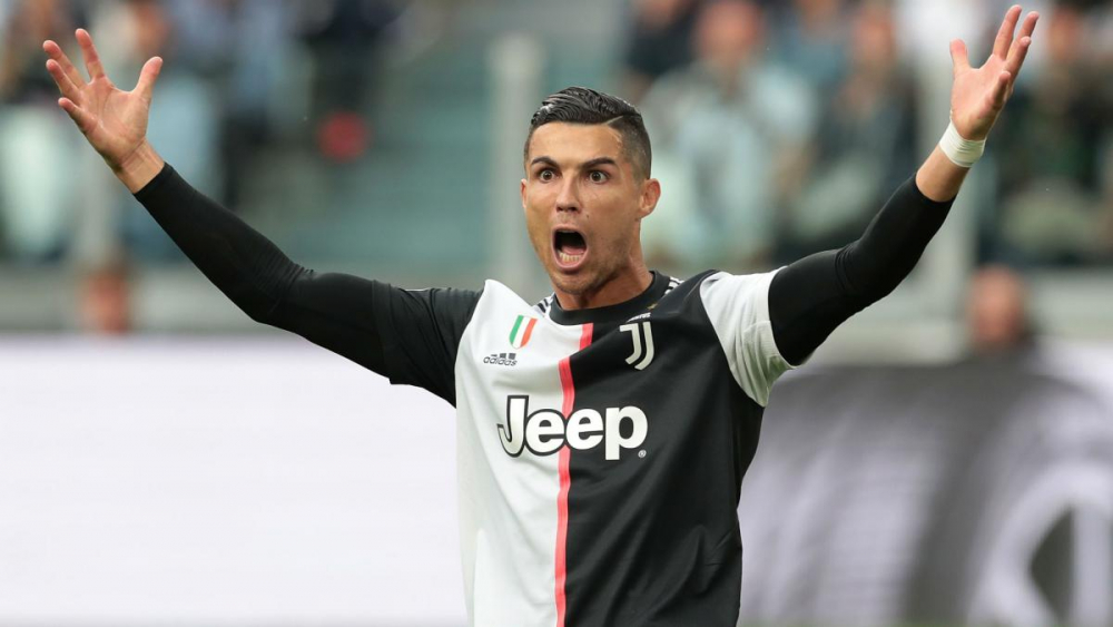 Ronaldo, yüzyılın futbolcusu seçildi 4