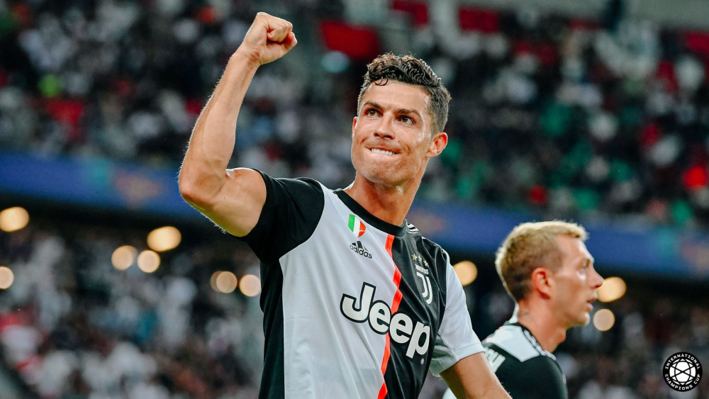 Ronaldo, yüzyılın futbolcusu seçildi 6