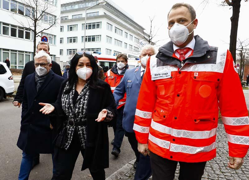 Koronavirüste umut ışığı! Pfizer-BioNTech aşıları bir bir uygulanmaya başlandı 5