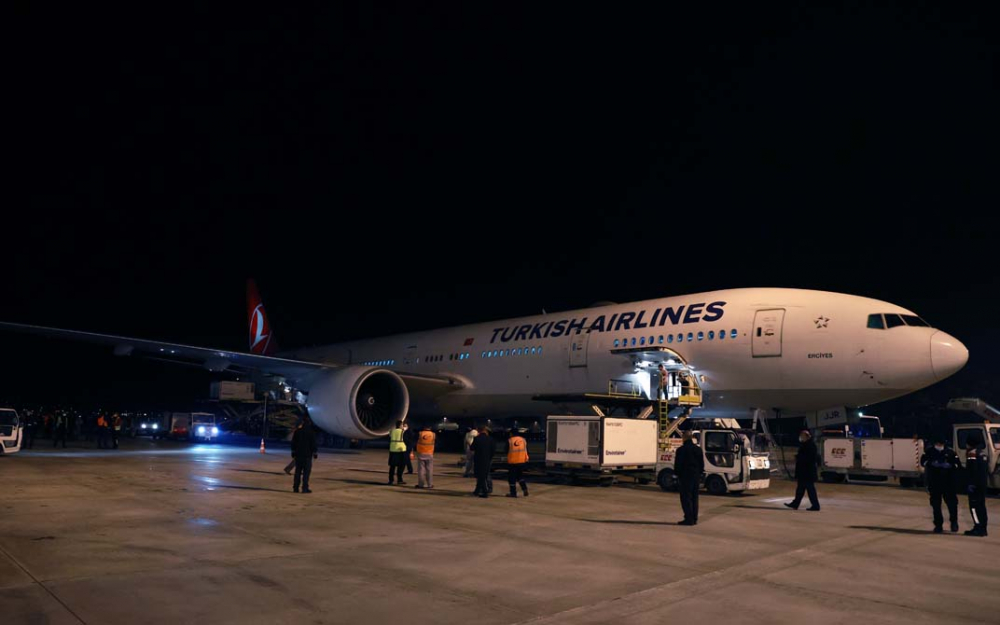 Çin'den sipariş edilen koronavirüs aşısı Türkiye'ye geldi! 13