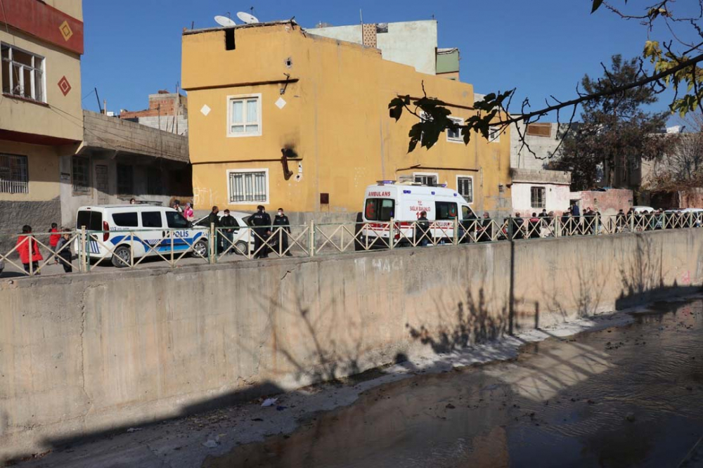 Şanlıurfa'da 2 gencin tenekede yaktıkları kömür hayatlarına mal oldu 4