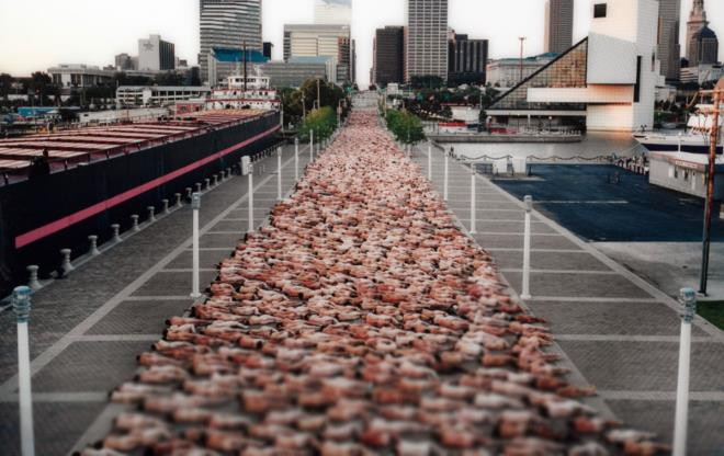 18 bin kişinin çıplak fotoğraflarını çeken çılgın fotoğrafçı Spencer Tunick'in eserleri görenleri şok ediyor! 3