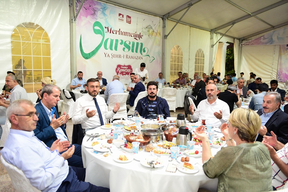 Pendik ilçe protokolü iftarda bir araya geldi 7