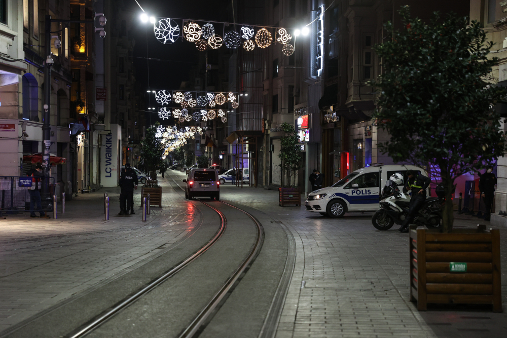 Yeni yılın ilk gününde İstanbul'da sessizlik hakim oldu! 1