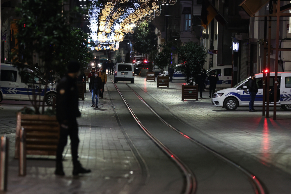 Yeni yılın ilk gününde İstanbul'da sessizlik hakim oldu! 18