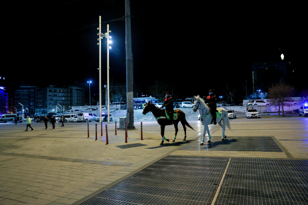 Yeni yılın ilk gününde İstanbul'da sessizlik hakim oldu! 19