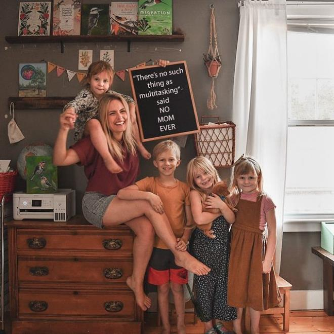 4 aylık hamile olan fenomen kahvaltı masasında can verdi! 4