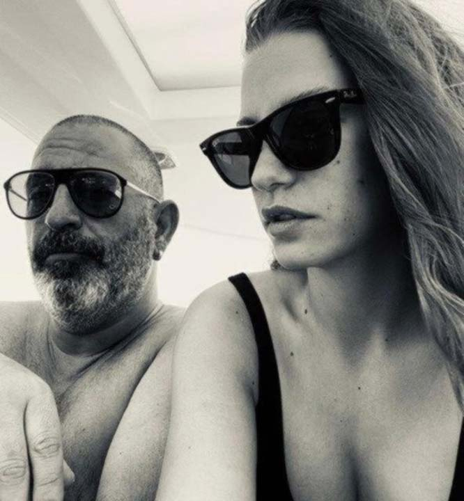 Cem Yılmaz'dan ilk adım! Eski sevgilisi Serenay Sarıkaya'yı sosyal medyadan sildi! 5