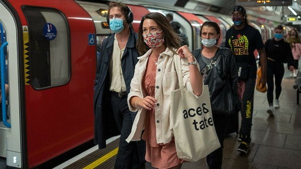 İngiltere Başbakanı Boris Johnson: Okullara gidilmeye devam edilecek 6