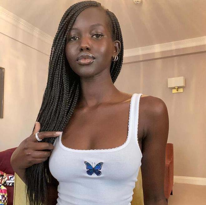 Mülteci kampından modelliğe... Sudanlı model şimdilerde moda dünyasını peşinden koşturuyor 1