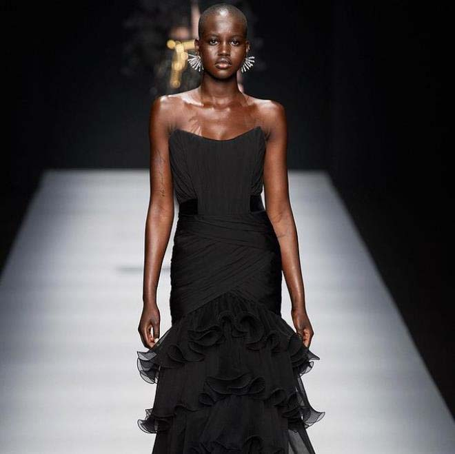 Mülteci kampından modelliğe... Sudanlı model şimdilerde moda dünyasını peşinden koşturuyor 10