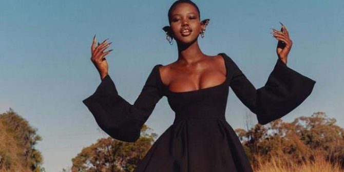 Mülteci kampından modelliğe... Sudanlı model şimdilerde moda dünyasını peşinden koşturuyor
