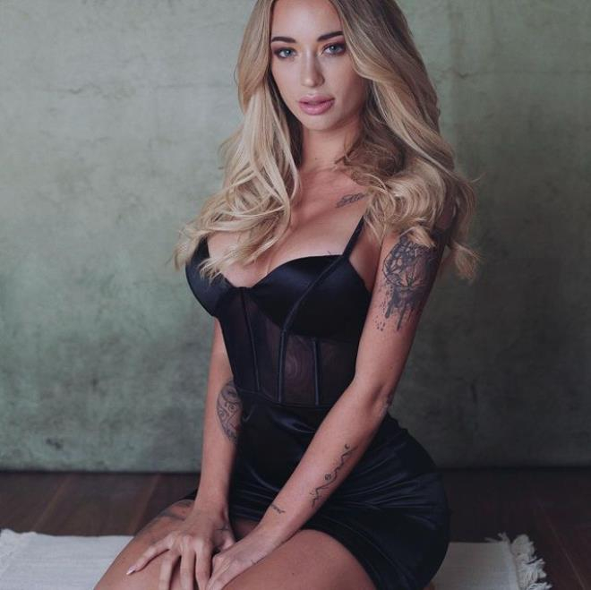 Televizyonların şov yıldızı, efsane futbolcunun ilişki teklifini reddetti! 14