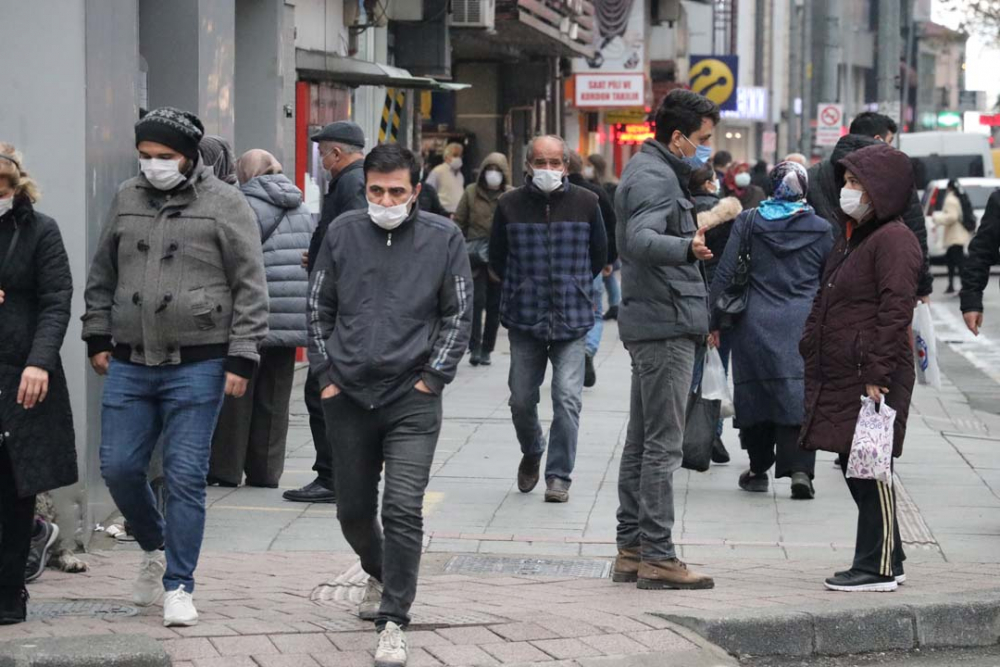 İngiltere'deki Dr. Ertan Erel, BionTech aşısını oldu, yan etkilerini açıkladı! Salgının bitişi için tarih verdi 1