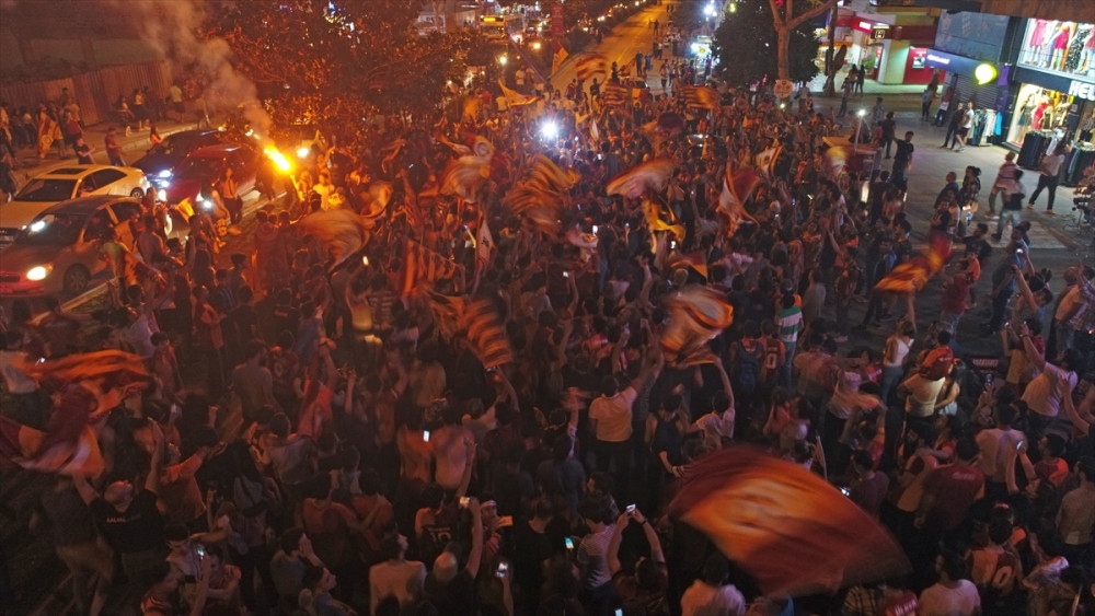 Galatasaray 2017- 2018 Yılı şampiyonu oldu, taraftarlar sabaha kadar uyumadı 31