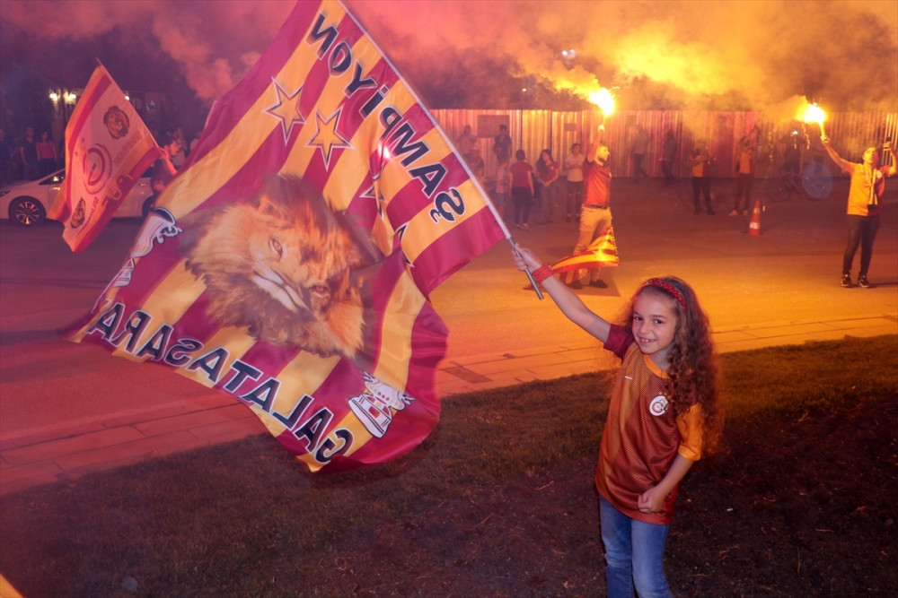 Galatasaray 2017- 2018 Yılı şampiyonu oldu, taraftarlar sabaha kadar uyumadı 42