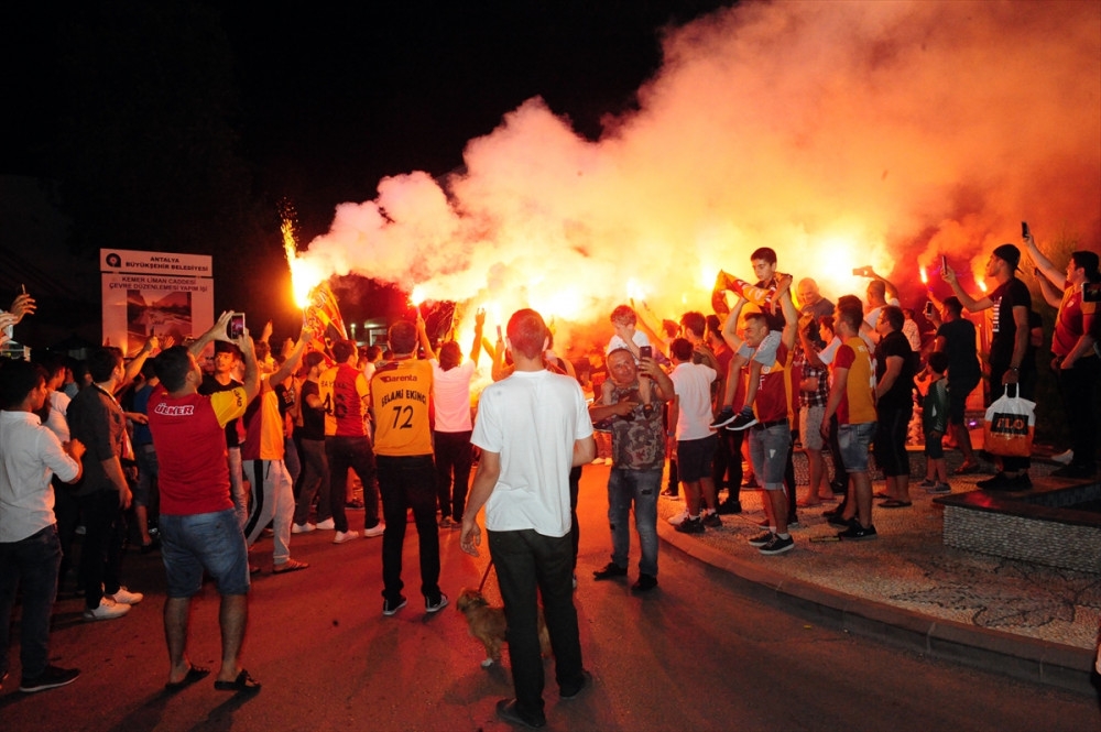 Galatasaray 2017- 2018 Yılı şampiyonu oldu, taraftarlar sabaha kadar uyumadı 49