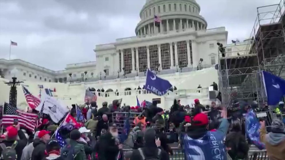 Bir kadın silahla yaralandı! İşgal altındaki kongre binasından ilk fotoğraflar 5