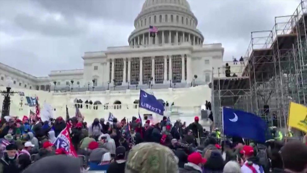 Bir kadın silahla yaralandı! İşgal altındaki kongre binasından ilk fotoğraflar 7