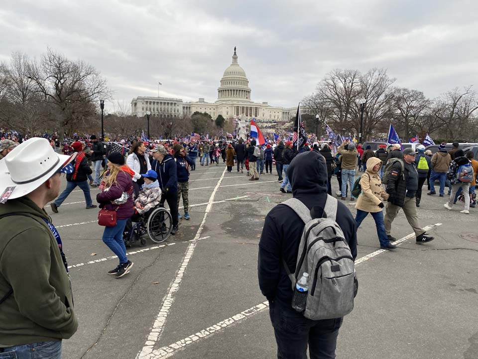 ABD'de kongre binası basıldı! Protestolar sürüyor, işte tarihi anlar... 13