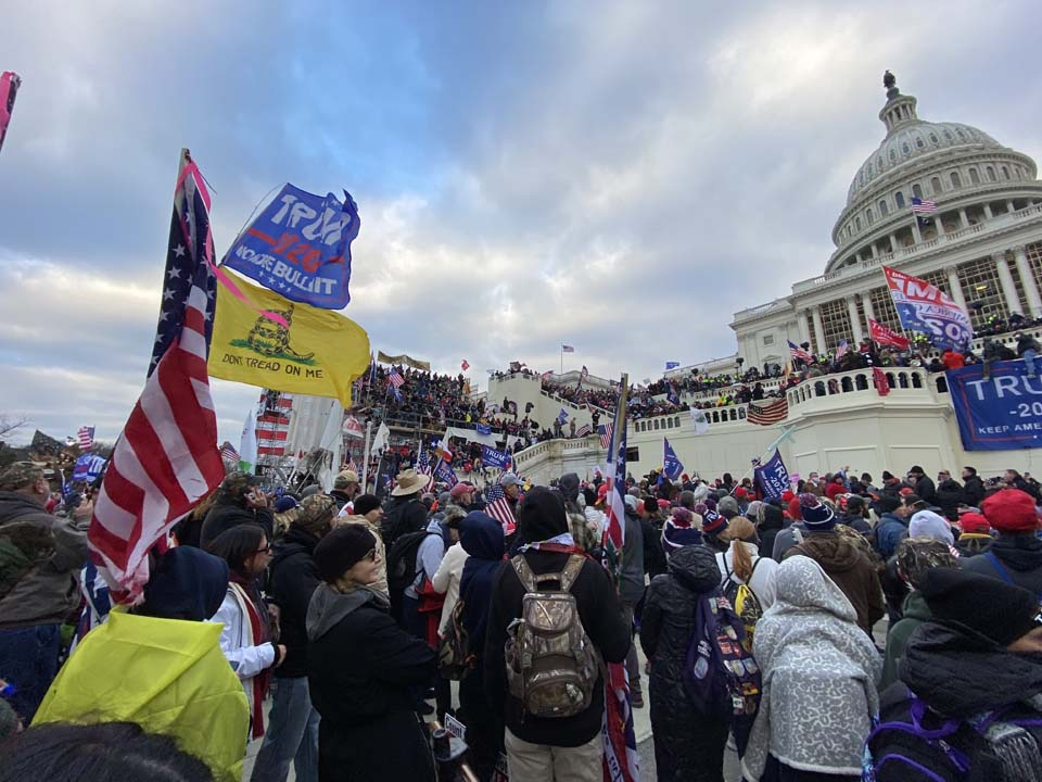 ABD'de kongre binası basıldı! Protestolar sürüyor, işte tarihi anlar... 5