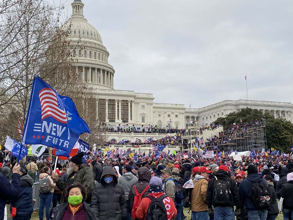 ABD'de kongre binası basıldı! Protestolar sürüyor, işte tarihi anlar... 7