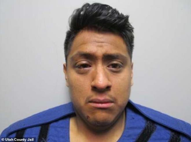 23 yaşındaki genç, annesini öldürüp cesedinin başında dans etti! 2