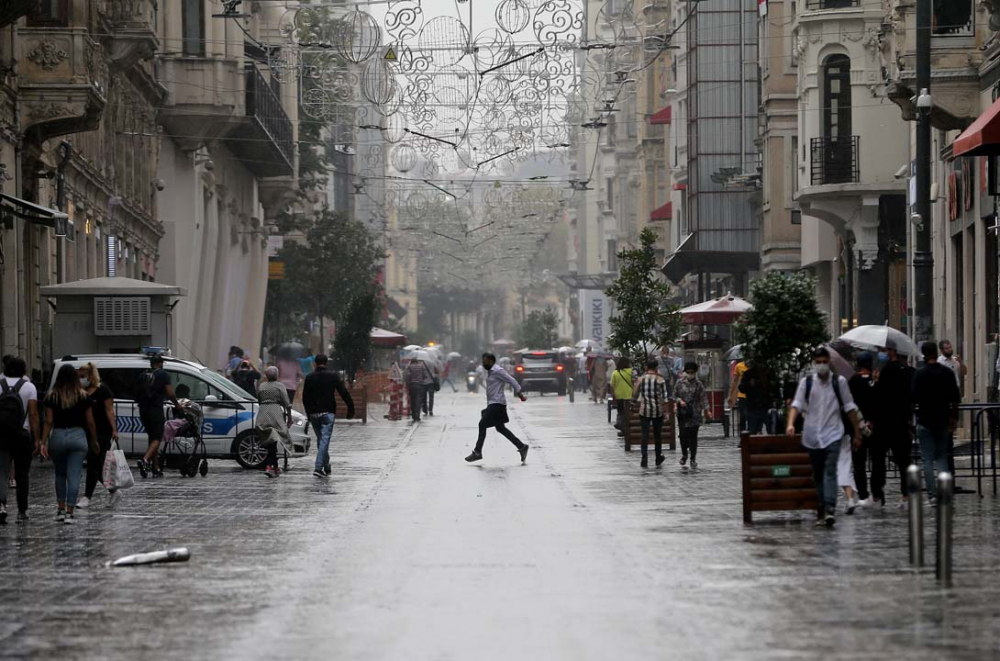 AKOM ve Meteoroloji vatandaşları uyardı: Sağanak yağış geliyor, sıcaklıklar düşüyor 12