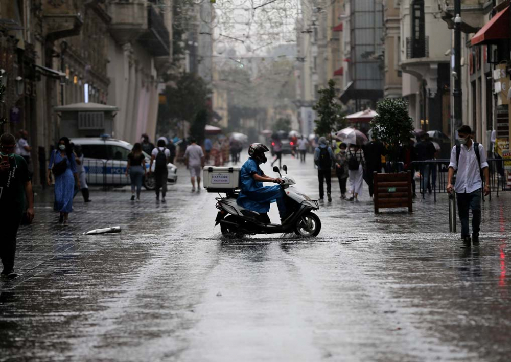 AKOM ve Meteoroloji vatandaşları uyardı: Sağanak yağış geliyor, sıcaklıklar düşüyor 13