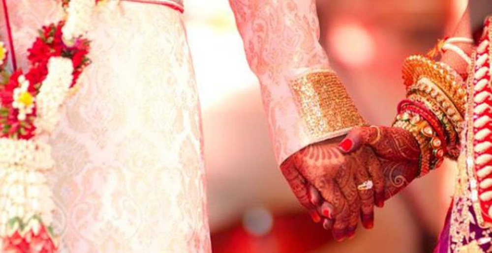 Damat düğünden kaçınca gelini davetliyle evlendirdiler! 2