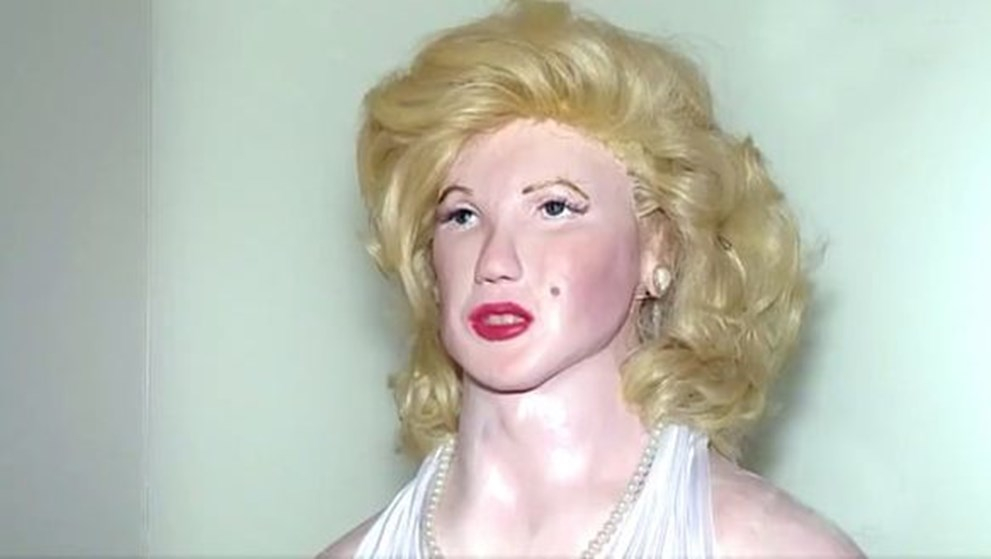 Brezilya'da yapılan balmumu heykeller sosyal medyada ti'ye alındı! 2