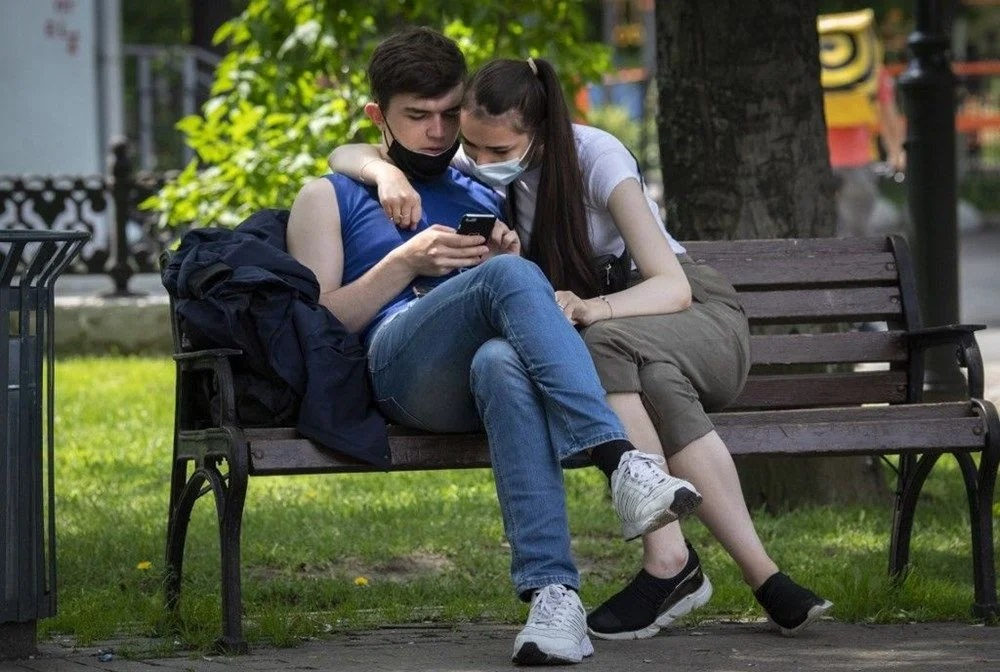 Koronavirüs sürecinde cinsel ilişkilerle ilgili yeni yönerge: Öpüşmeyin, prezervatif kullanın 5