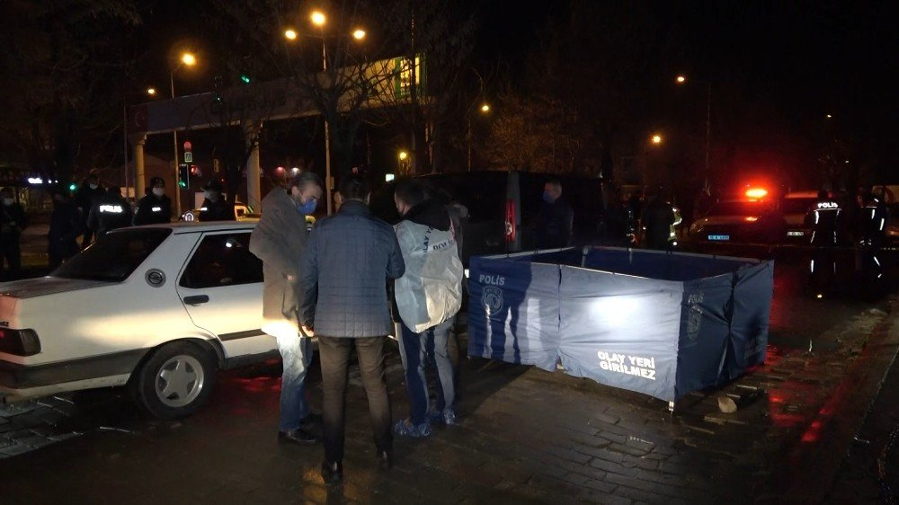 Bursa’da dehşet: Park halindeki araca silahlı saldırı: 2 ölü 7