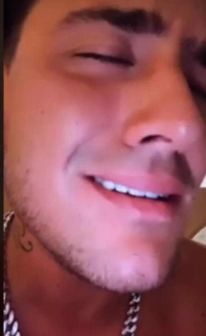 TV yıldızından skandal intikam planı! Cinsel ilişkiye girdikleri anları gizlice kayda alıp ifşa etti! 4