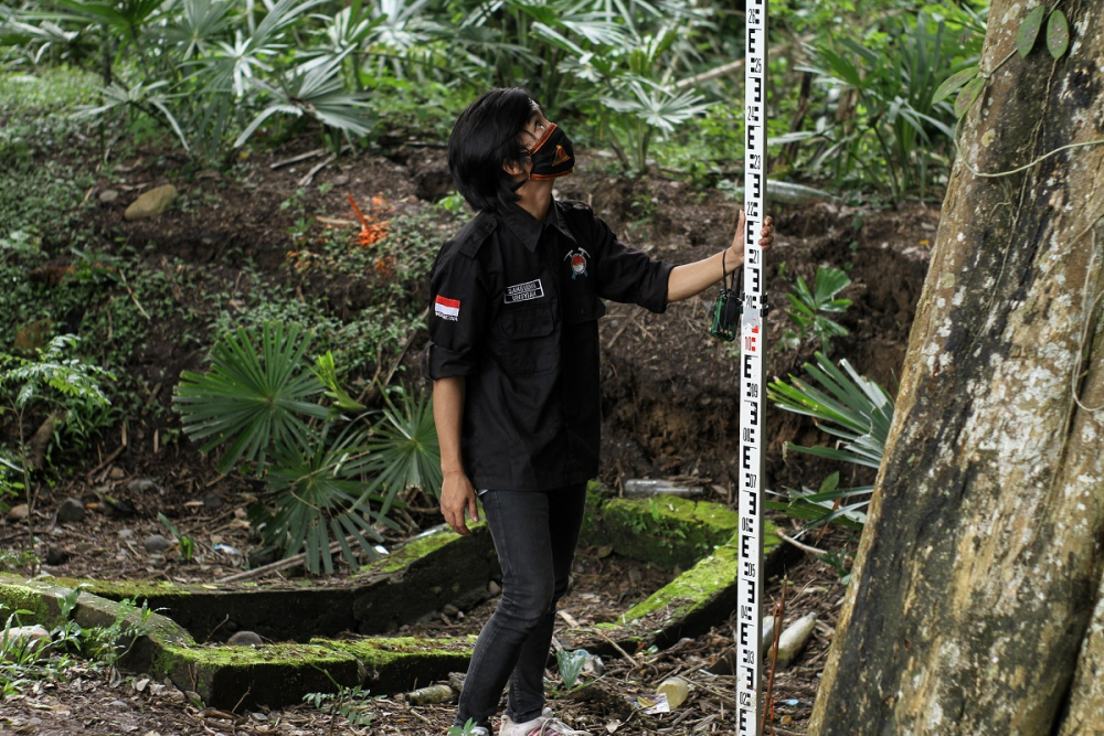 14 ev yıkılma tehlikesi geçirdi! Endonezya'daki toprak kayması paniğe neden oldu 2