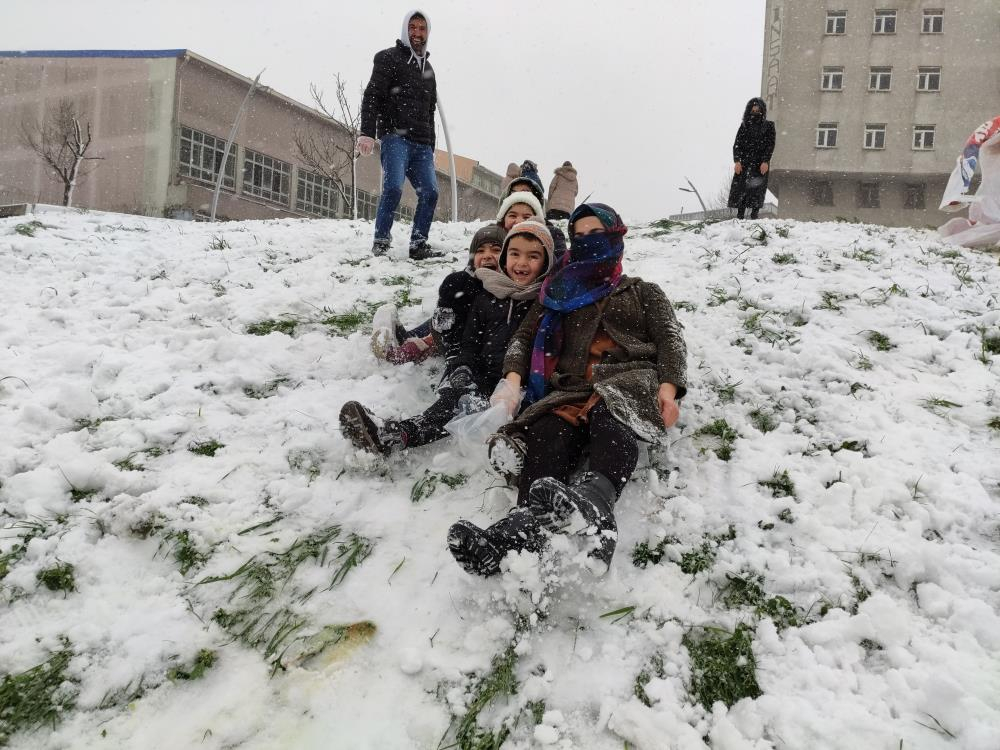 Pazartesi günü İstanbul'da kar yağacak mı? Meteoroloji Genel Müdürlüğü'nden art arda uyarı! 1