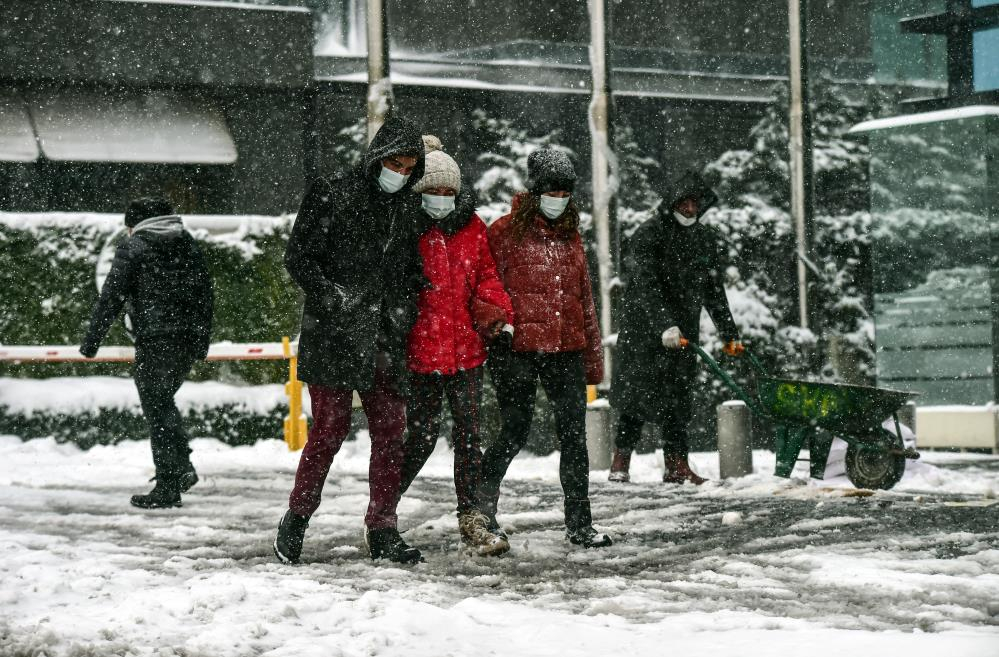 Pazartesi günü İstanbul'da kar yağacak mı? Meteoroloji Genel Müdürlüğü'nden art arda uyarı! 24