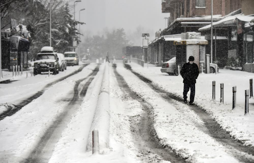 Pazartesi günü İstanbul'da kar yağacak mı? Meteoroloji Genel Müdürlüğü'nden art arda uyarı! 27