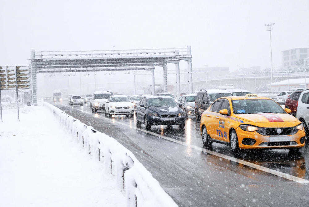 Kar yağışı mega kent İstanbul'a nefes alırdı! Barajlar doldu, 10 günlük su kazanıldı 3