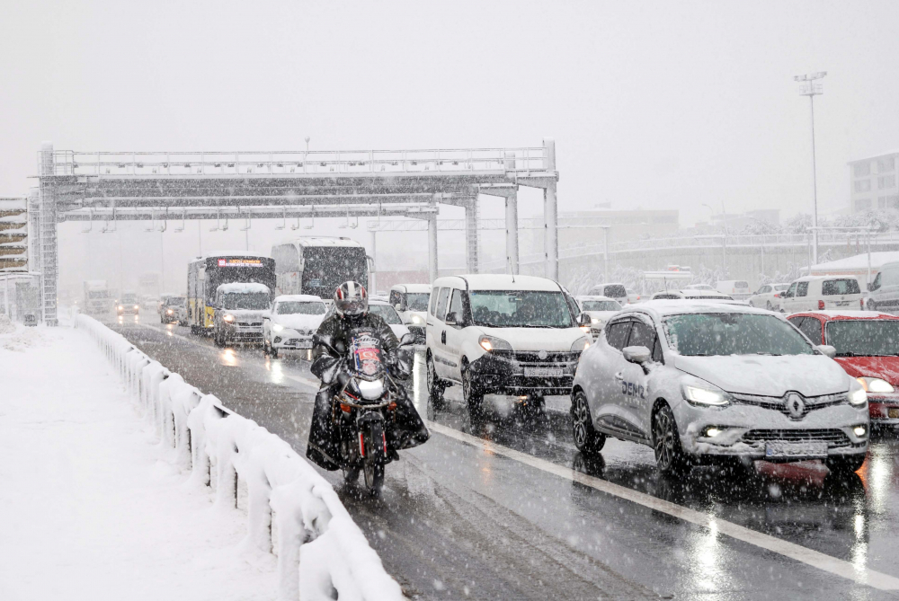 Kar yağışı mega kent İstanbul'a nefes alırdı! Barajlar doldu, 10 günlük su kazanıldı 4