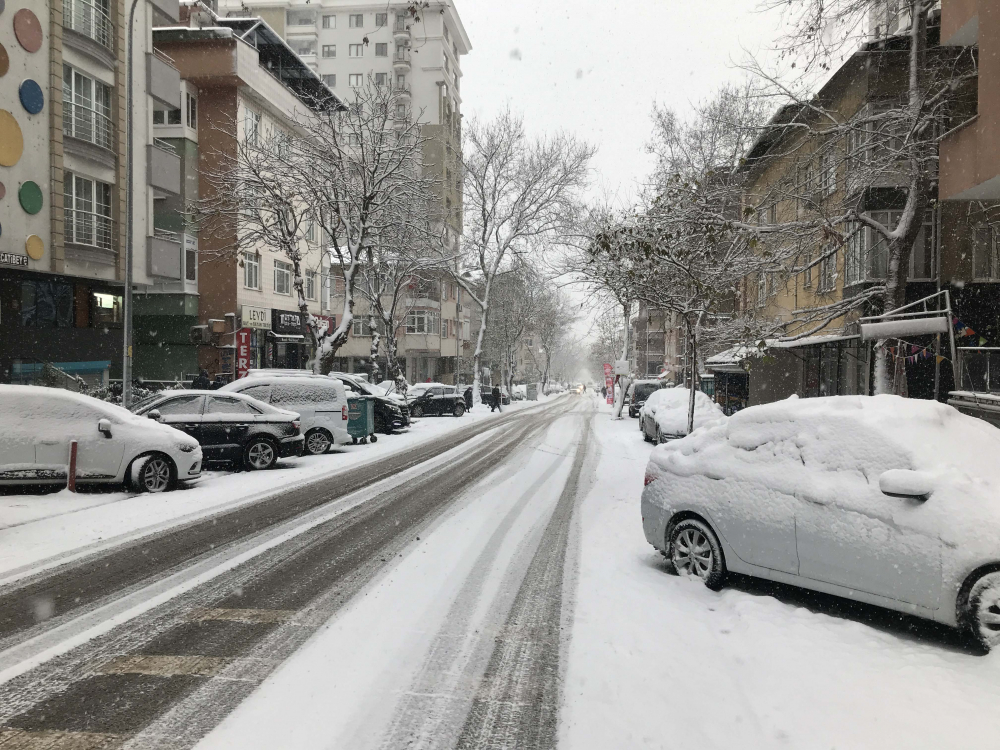 Kar yağışı mega kent İstanbul'a nefes alırdı! Barajlar doldu, 10 günlük su kazanıldı 7