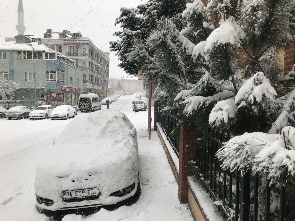 Kar yağışı mega kent İstanbul'a nefes alırdı! Barajlar doldu, 10 günlük su kazanıldı 9