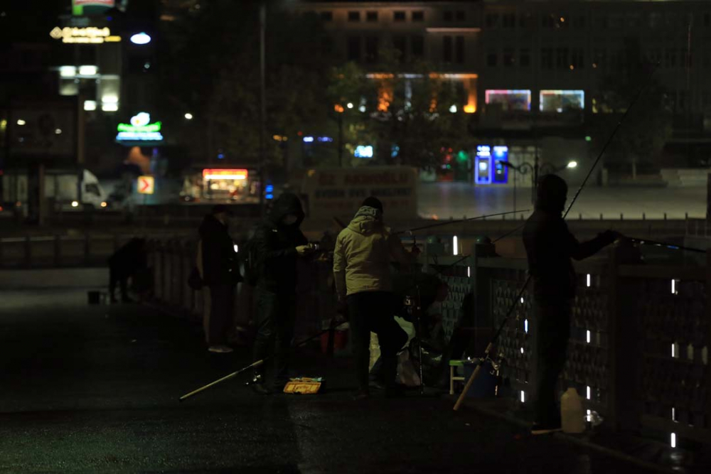 Hükümet hazırlıklarını yaptı! Normalleşme süreci Mart ayında başlıyor: Sokağa çıkma yasağı kalkıyor, okullar, restoranlar açılıyor 4