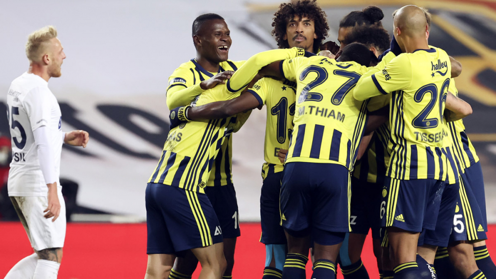 Fenerbahçeli taraftarlardan TFF'ye tepki: Sivasspor maçının saati değiştirilsin! 1