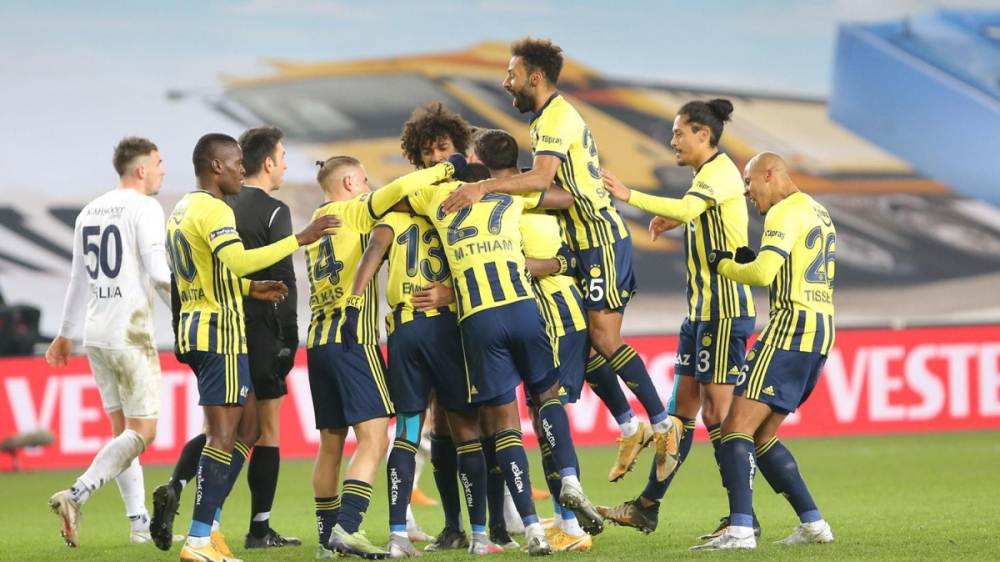 Fenerbahçeli taraftarlardan TFF'ye tepki: Sivasspor maçının saati değiştirilsin! 2