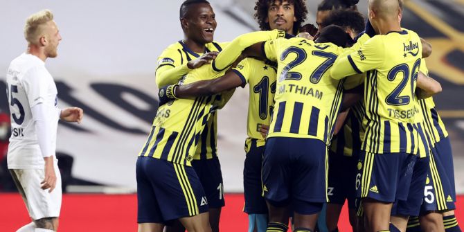 Fenerbahçeli taraftarlardan TFF'ye tepki: Sivasspor maçının saati değiştirilsin!