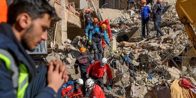 Elazığ depreminden yürek yakan görüntüler! Elazığ depremi fotoğrafları